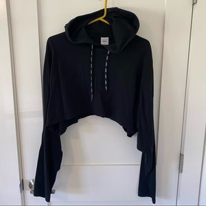 Cropped Hooded long sleeve shirt